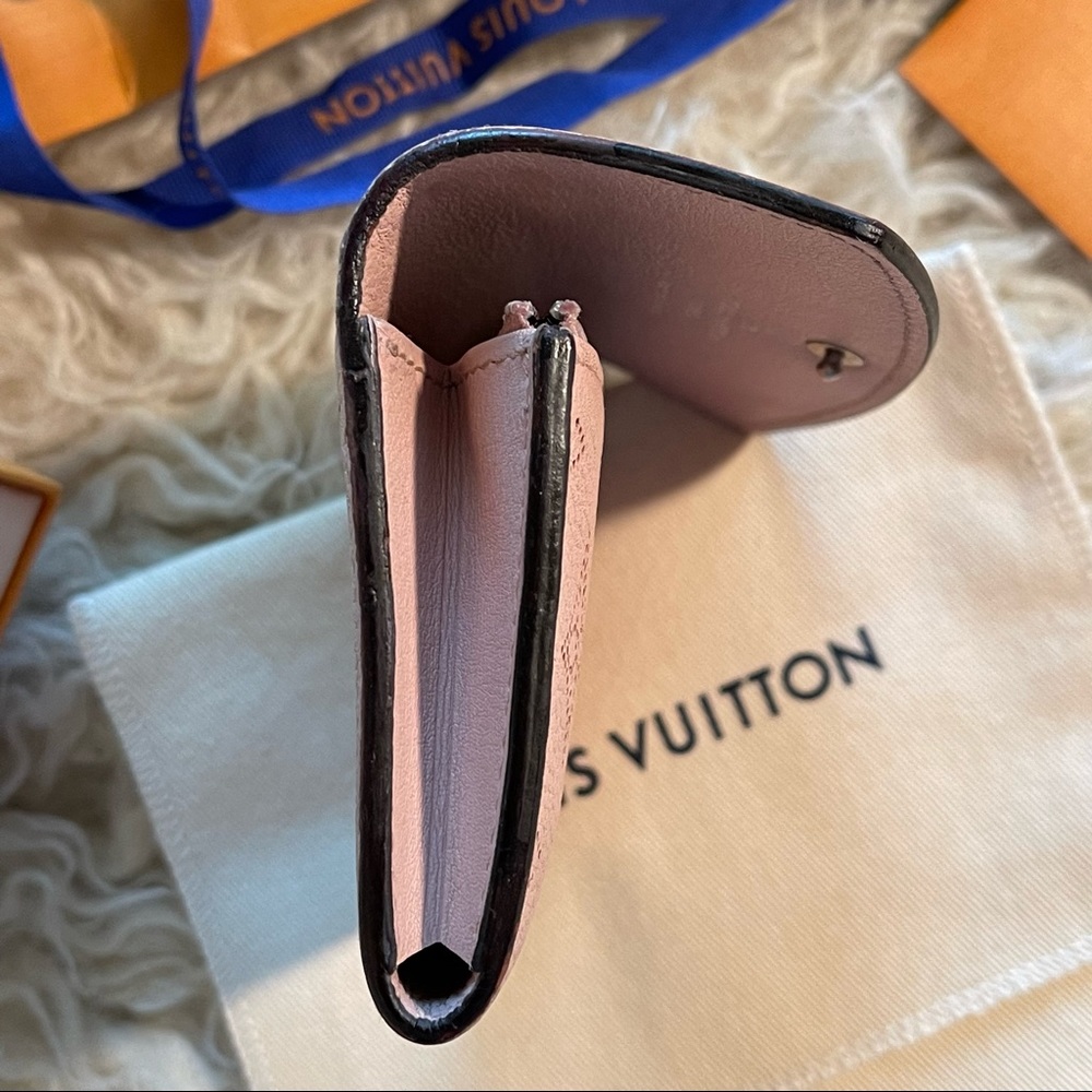 2018 Louis Vuitton Mahina Anae Coin Purse/Wallet. - Picture 5 of 15